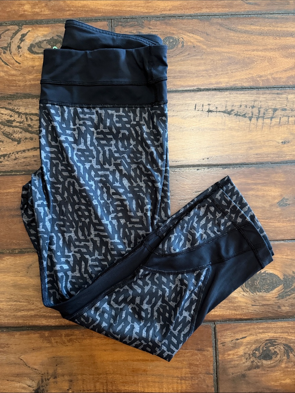 lululemon athletica Black & Gray Patterned Capris